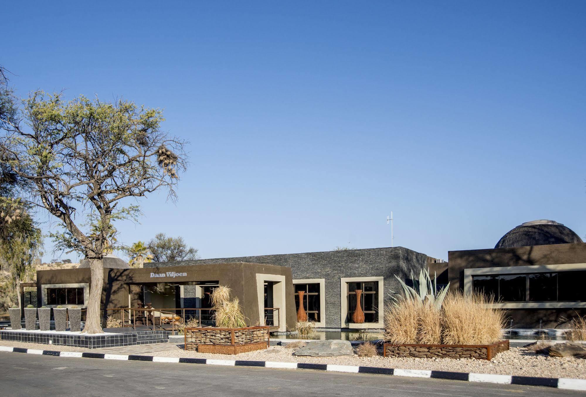 Hotel Sun Karros Daan Viljoen Windhoek Exterior foto